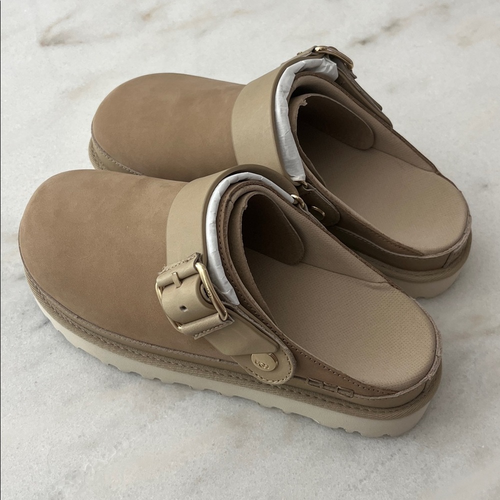 NIB UGG Goldenstar VILLA Clog Women’s 7 in Mustard Seed